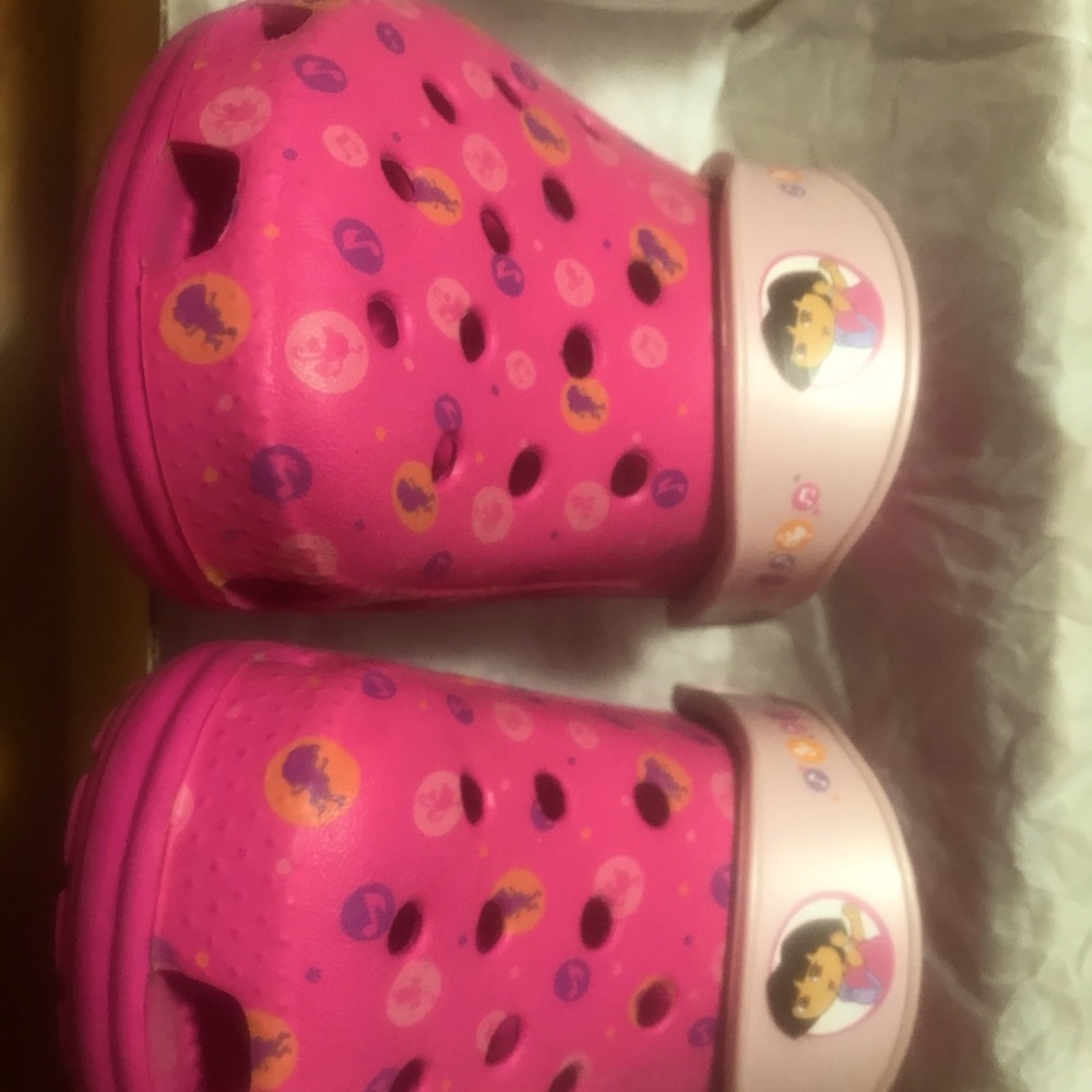 Dora the Explorer pink crocs